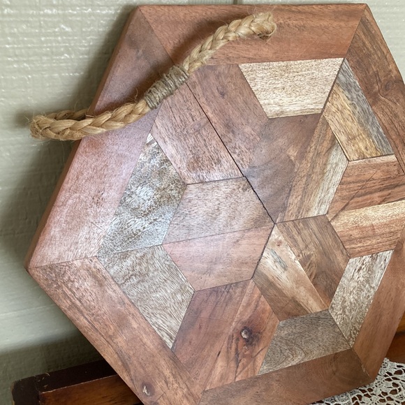 Beautiful Inlay Wood Charcuterie Board - Picture 3 of 12